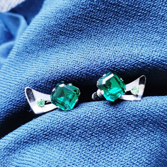 Stunning Van Dell Sterling & Emerald Cut Green Glass Rhinestone Earrings 1950s - Picture 1 of 10